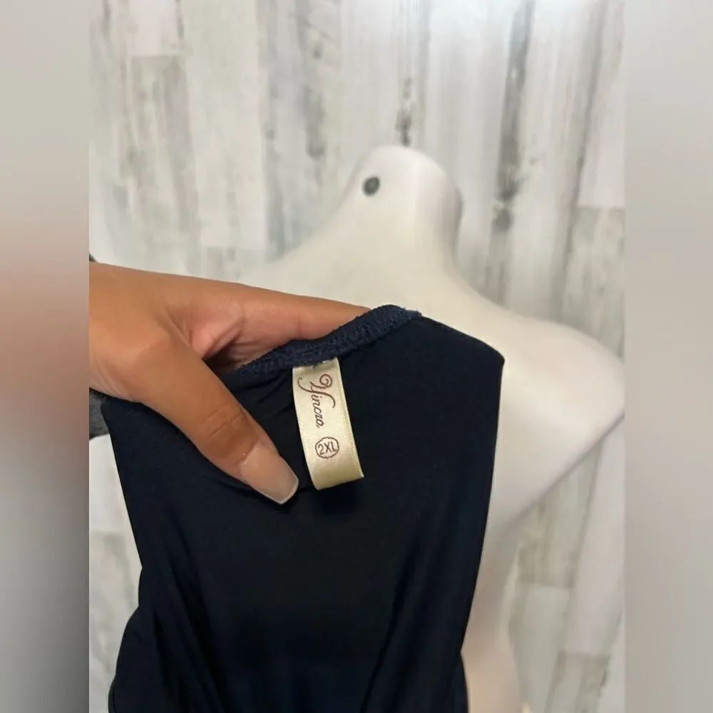 Dress   - Picture 5 of 6